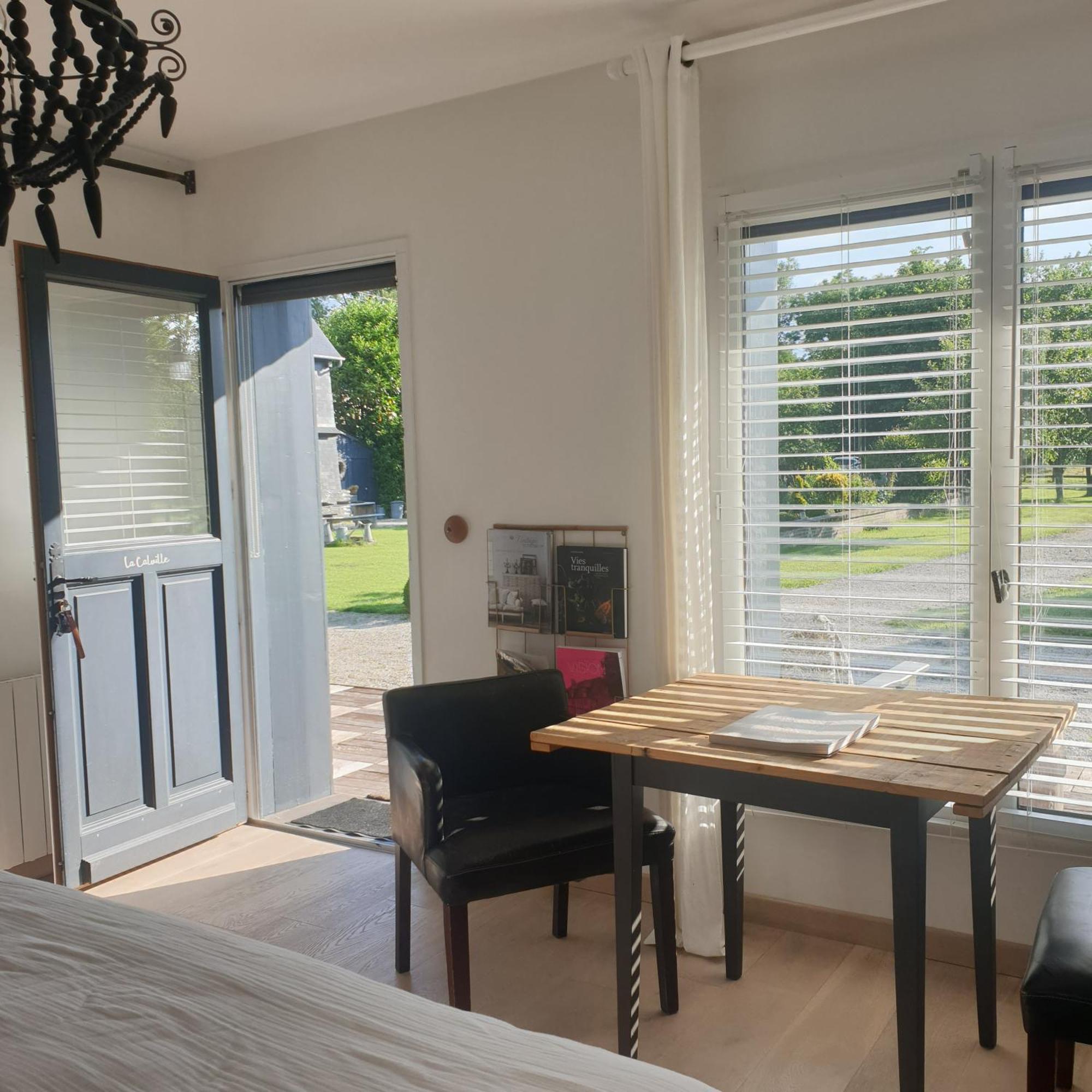 Par Hasard Ou Pas Bed and Breakfast Saint-Martin-aux-Chartrains Εξωτερικό φωτογραφία
