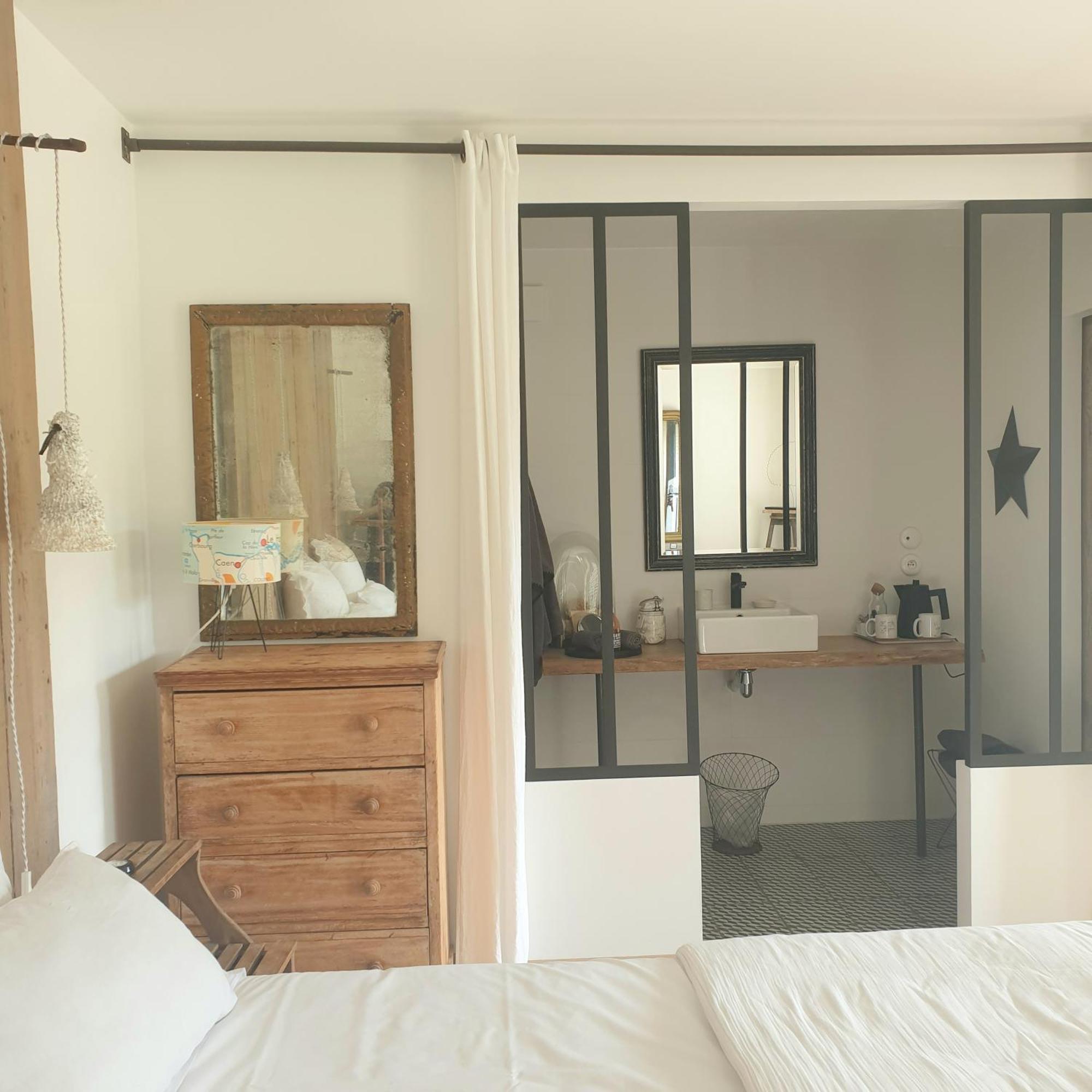 Par Hasard Ou Pas Bed and Breakfast Saint-Martin-aux-Chartrains Εξωτερικό φωτογραφία